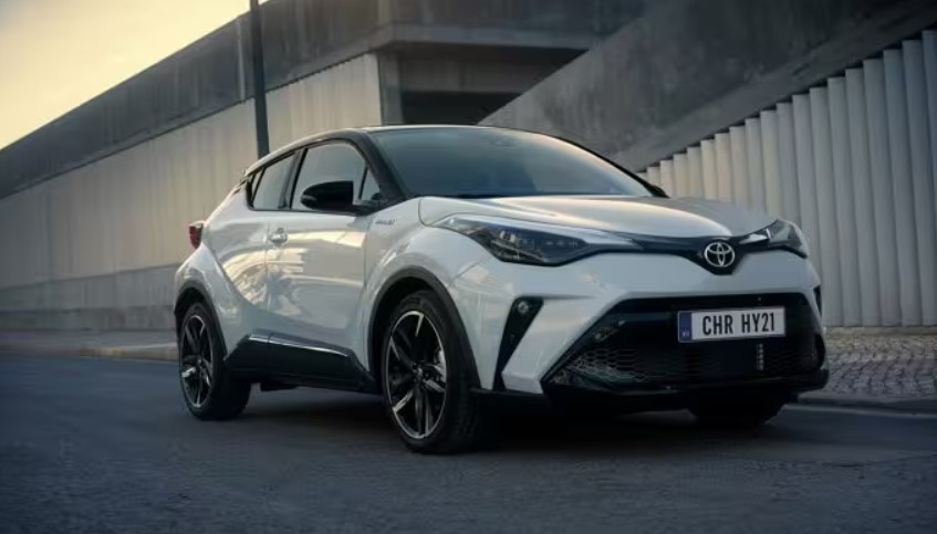 Toyota y el Dacia Sandero retienen el cetro de marca y coche más vendidos en un octubre, donde el Peugeot 2008 fue la gran sorpresa