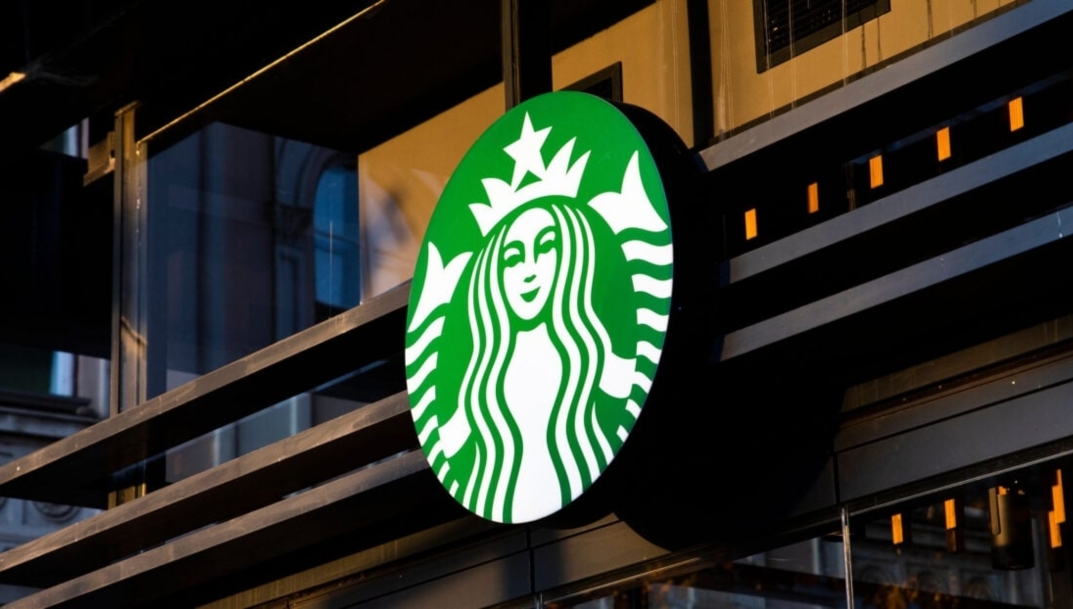 Starbucks crea una empresa conjunta con Boyu para operar en China, donde tiene 8.000 locales