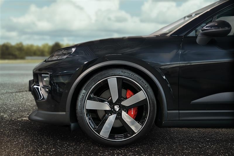 Continental equipará de fábrica al nuevo Macan con neumáticos de verano SportContact6 o CrossContact RX