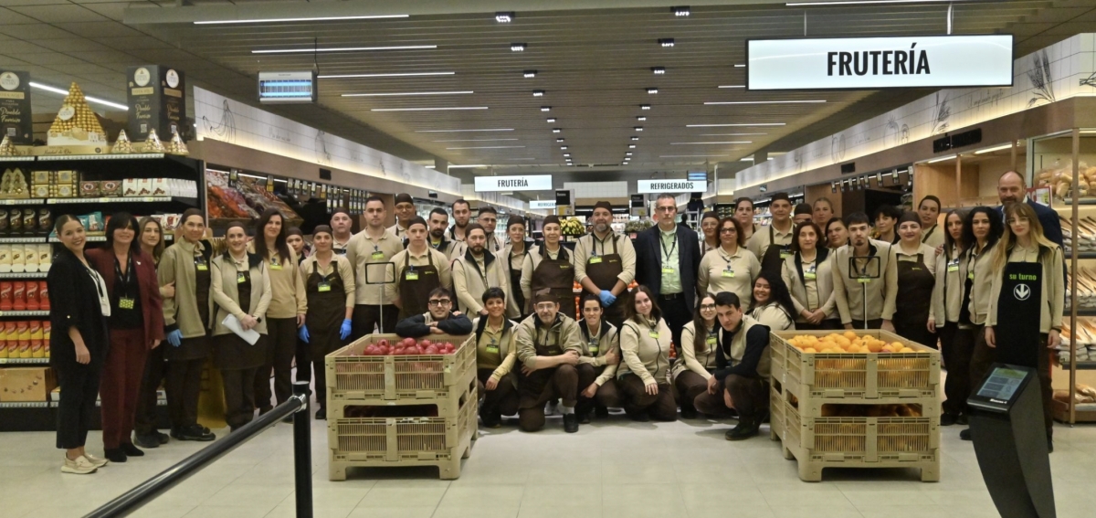 Family Cash escenifica en el exAlcampo de Leganés el relevo en el canal Hipermercado