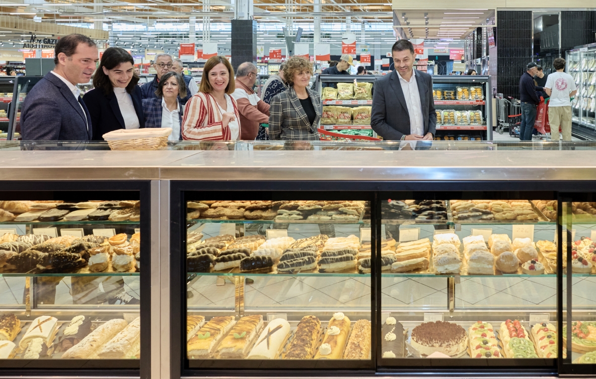 Sección de pastelería del nuevo híper.