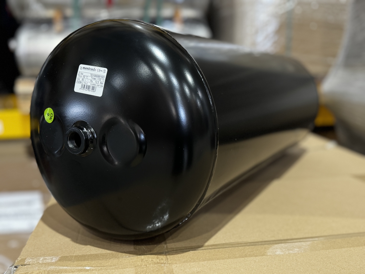 En la imagen, un calderín de aire nuevo.