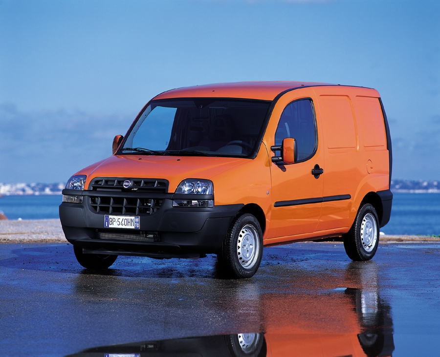 Primera generación del Fiat Doblò, lanzada en el año 2000.