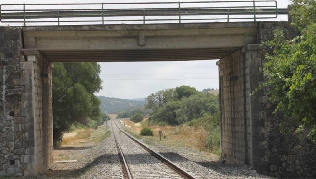 Transportes mejorará los cuatro pasos superiores de la línea Bobadilla-Algeciras en Cádiz y Málaga