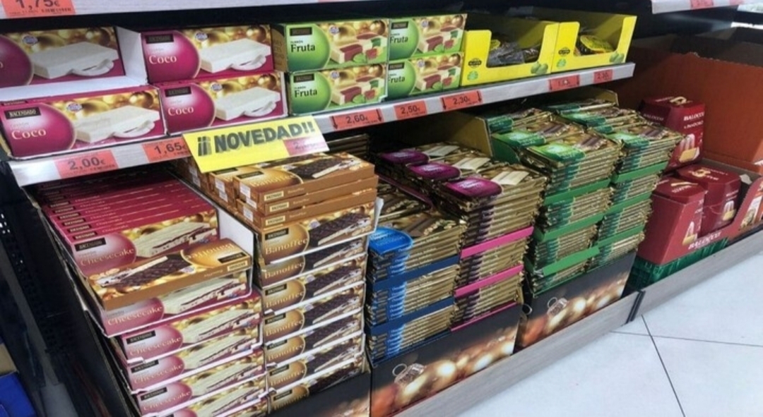 Lineal de turrónes de Mercadona.