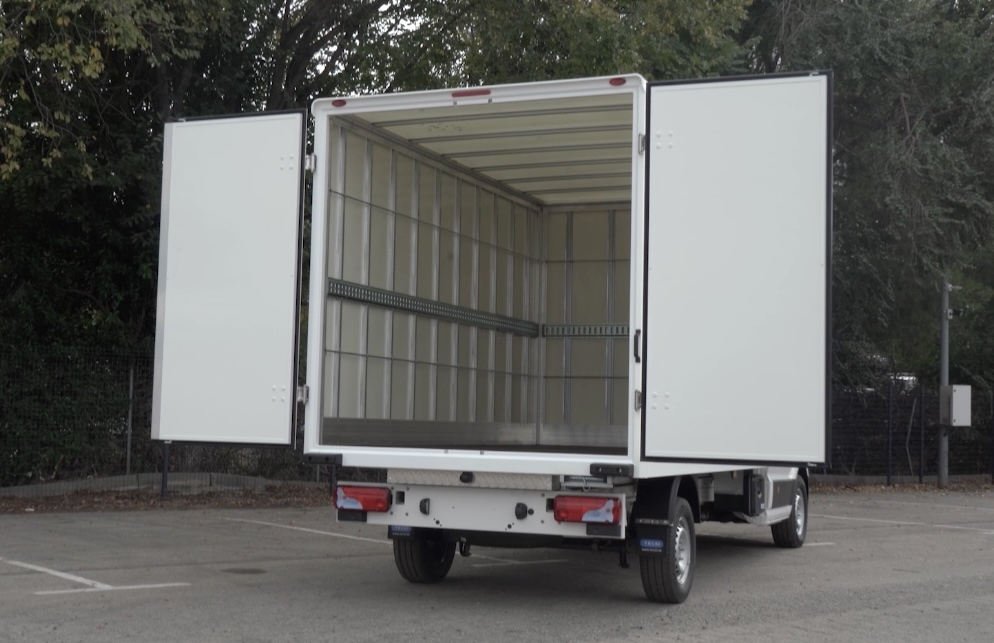 En imagen el ligero paquetero de Tecai.