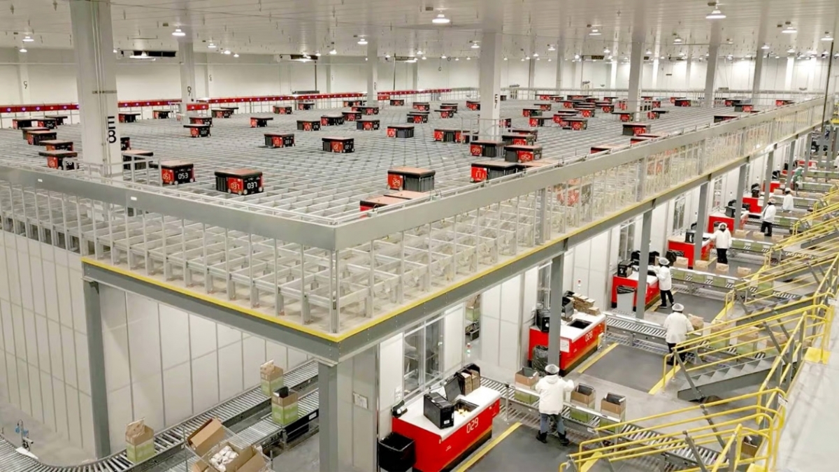 Swisslog impulsa la eficiencia logística de HelloFresh con un nuevo almacén automatizado