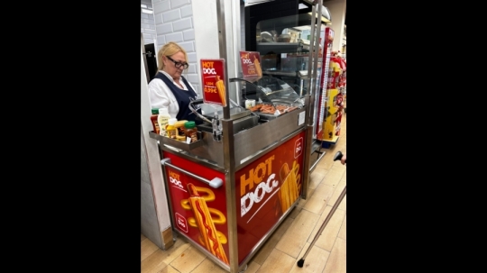 Dia se suma a la tendencia 'listo para comer': inicia una prueba piloto de venta de hot dogs en sus establecimientos