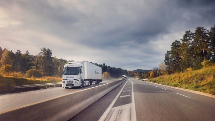 Renault Trucks apuesta por la electromovilidad en Solutrans: exhibe camiones de larga distancia con 600 km de autonomía