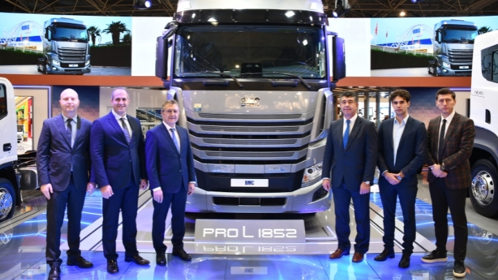 BMC lanza en Solutrans su tractora PRO L 1852, centrado en la larga distancia