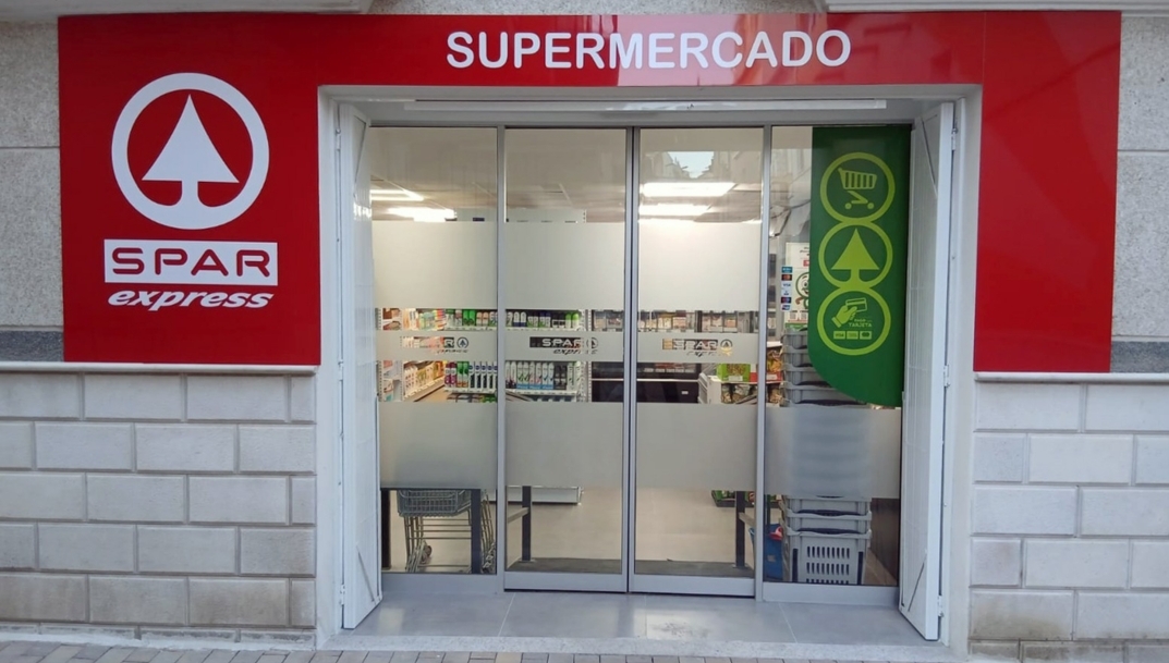 Grupo Upper amplía su red en Almería con un nuevo supermercado Spar en Fines
