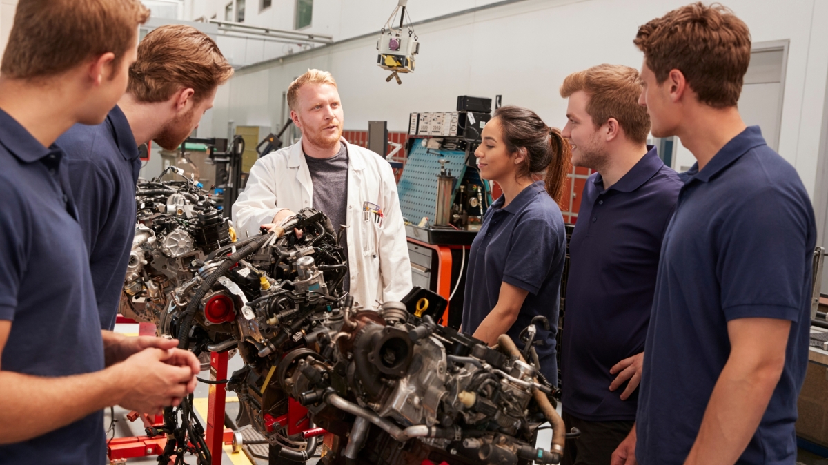 Los aprendices pasarían a ser contribuyentes productivos e integrados profesionalmente con capacidad de evolución laboral. - 