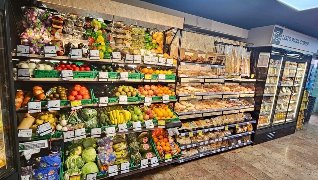 Interior del nuevo Carrefour Express de Alicante.