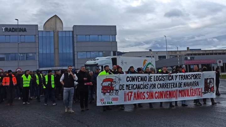 Imagen de la movilización frente a la sede de la patronal ANET compartida por UGT Navarra. - 