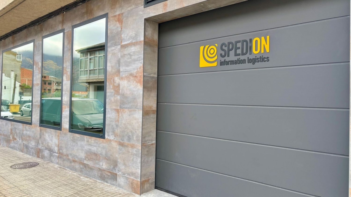 La nueva sede está ubicada concretamente en la calle Colombia, nº 10-12, bajo, de la localidad orensana. - 