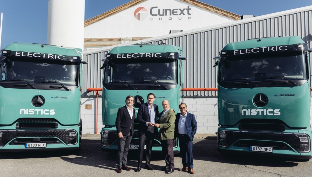 Mercedes-Benz suministra a Nistics cinco nuevas tractoras eActros 600 LS