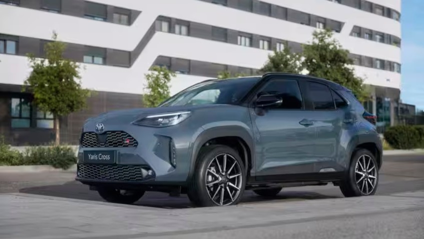 Toyota y el Dacia Sandero mantienen su hegemonía en un noviembre de prometedor ascenso para el Renault Clio