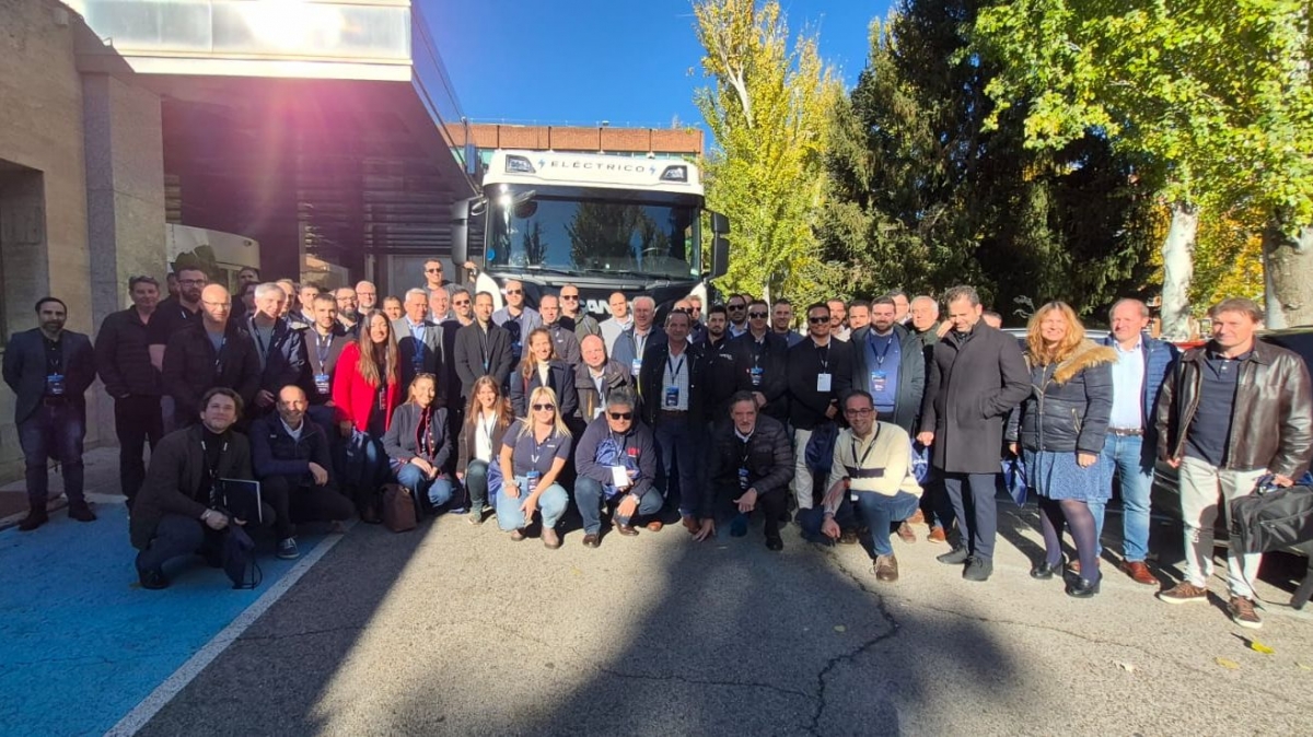 Scania afronta junto a 26 carroceros retos conjuntos en electrificación, homologación y servicios asociados
