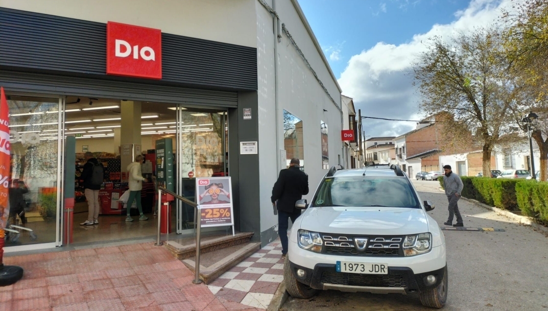 Dia renueva su tienda de Pedrera (Sevilla) para adaptarla a su nuevo formato
