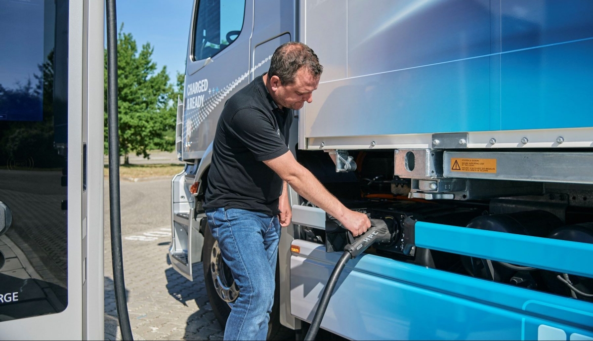 CETM pide apoyo a Óscar Puente para rechazar la obligación de comprar camiones eléctricos que estudia Bruselas