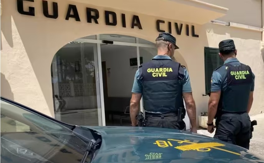 Dos detenidos por estafa en la petición de citas para la ITV en Santa Gertrudis (Ibiza): hasta 1.400 con un contacto