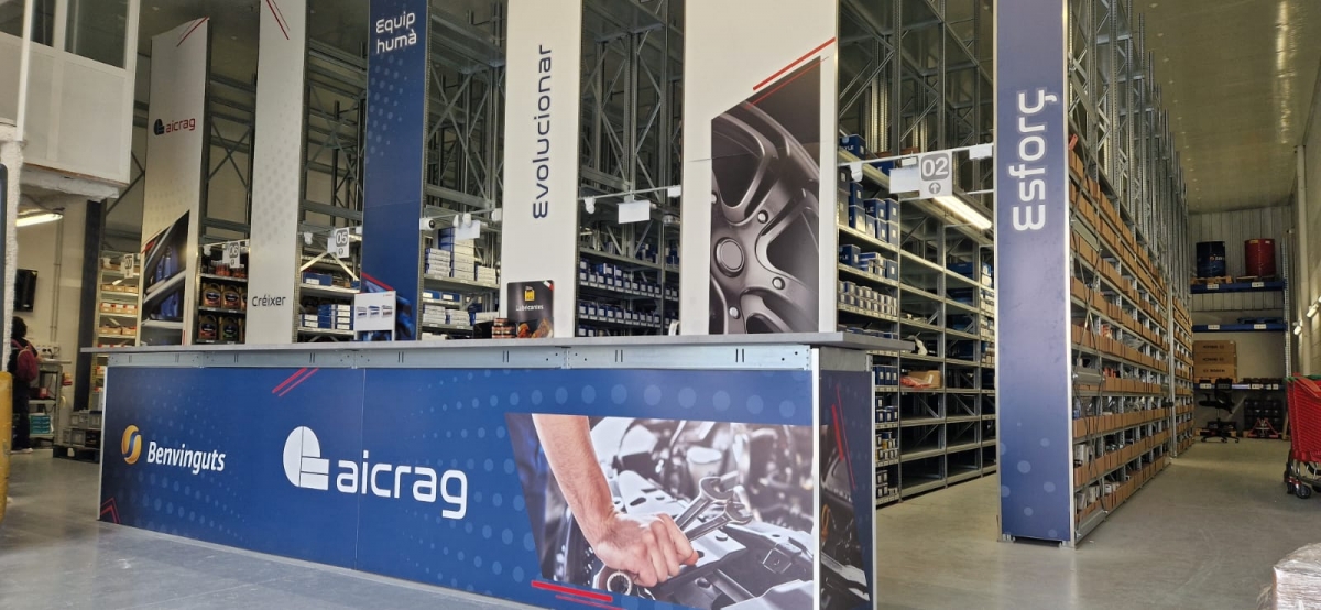 Aspecto exterior del amplio punto de venta que estrena Recanvis AIcrag en Cataluña. 