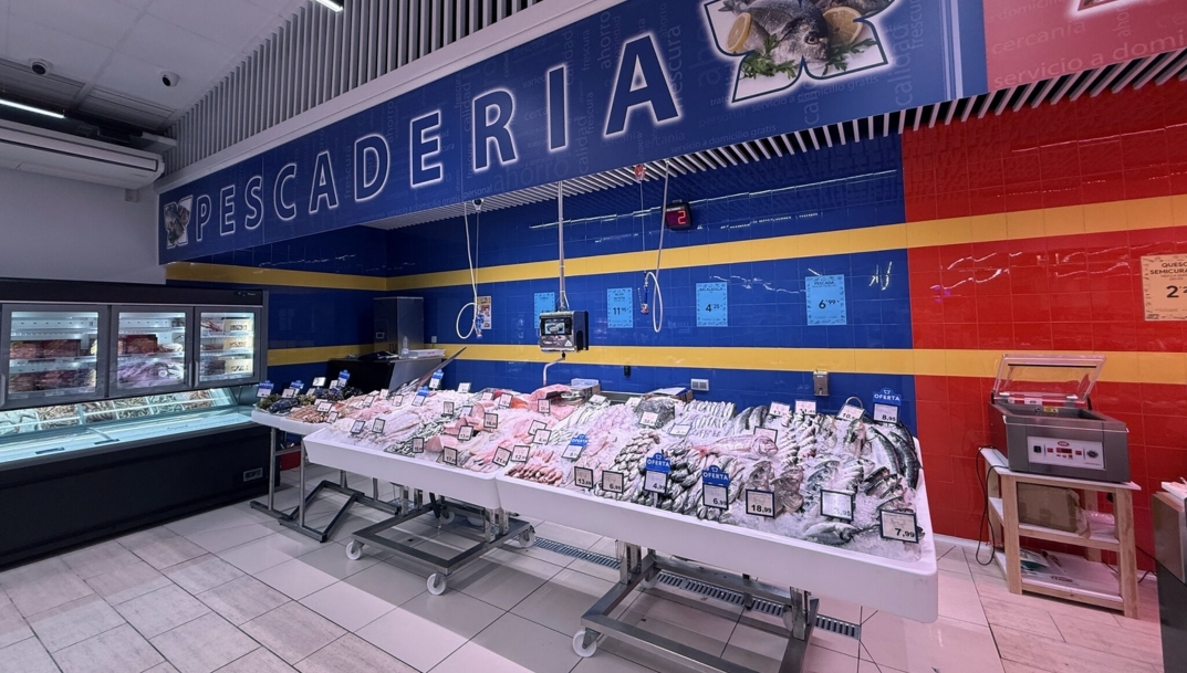 Sección de pescadería del nuevo masymas de Adamuz.