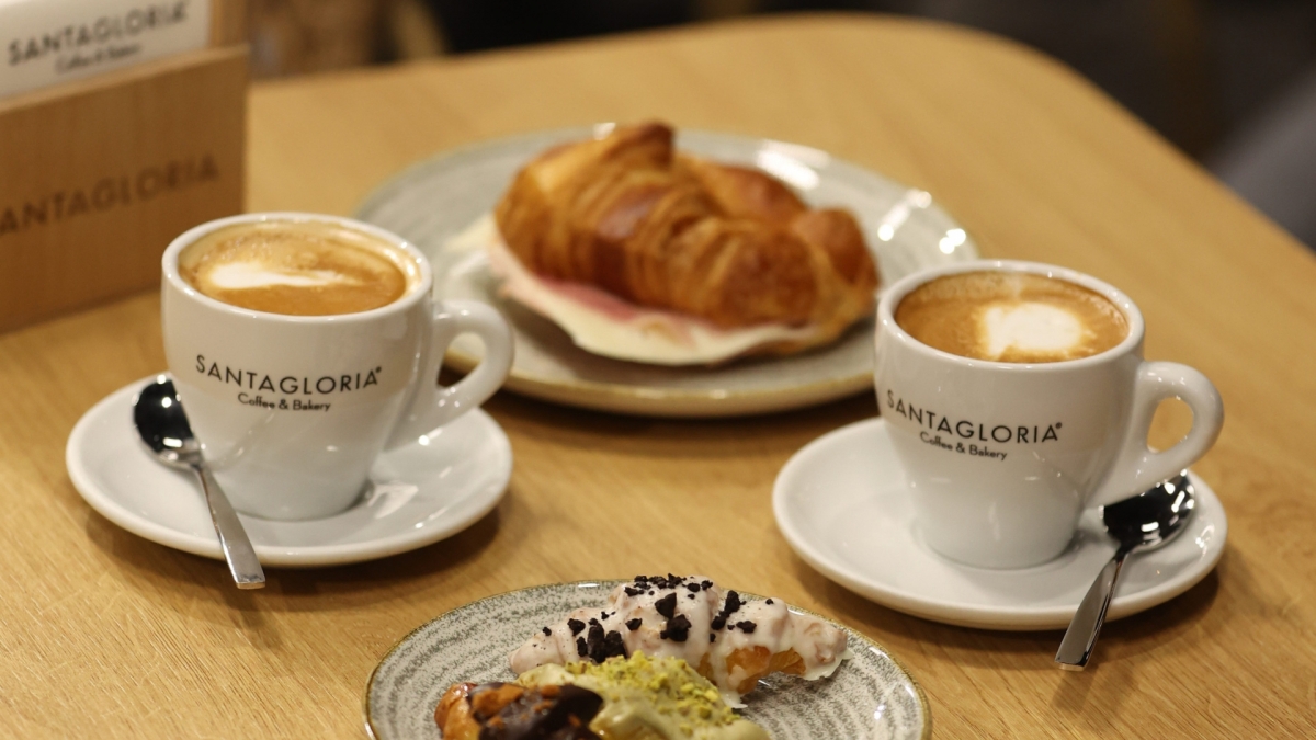 Desayuno de Santagloria en la estación de Galp.