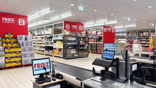 El nuevo Cash Froiz de Santiago de Compostela (A Coruña) abre sus puertas en el polígono Costa Vella