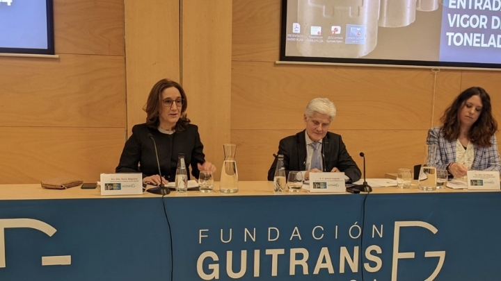 Las 44 toneladas incrementan el coste por kilómetro entre un 2,5% y un 10%, según un estudio universitario 