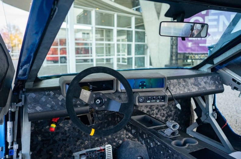 Aspecto interior del salpicadero del prototipo ARIA.