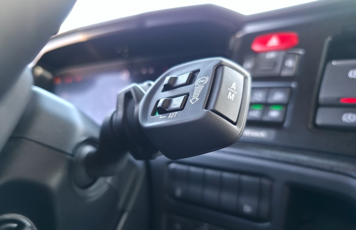 El mejor selector de cambio y palanca de freno auxiliar del mercado (todo en uno).