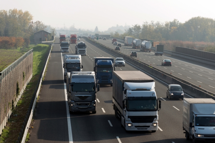 Los costes de los transportistas suben un 1,4% en un trimestre, con el aumento de personal y dietas y la bajada del combustible 