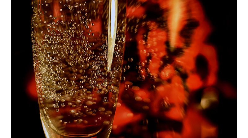 Brinda con vino espumoso de la D.O. Valdepeñas