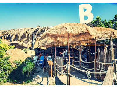 La buena comida, el imprescindible de los chiringuitos de playa según un 70% de los españoles