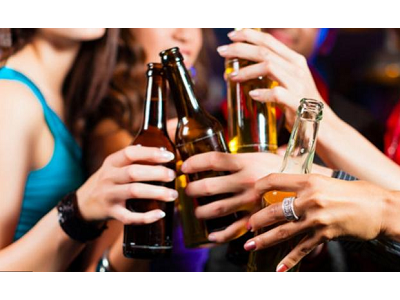 Baja el consumo de bebidas alcohólicas en las nuevas generaciones