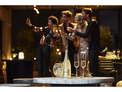 Freixenet presenta su nueva campaña: La vida es como la celebras