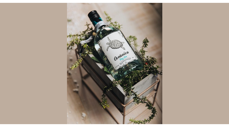 La Ginebra española Oceánica Gin apuesta por una imagen renovada de cara a las navidades