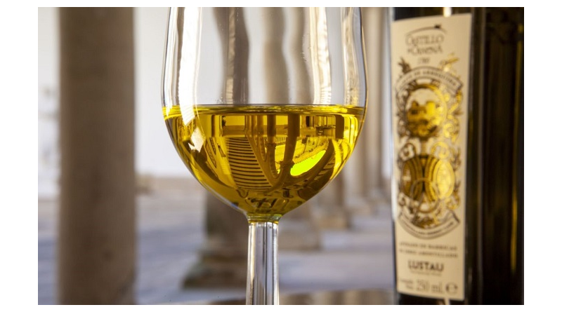 Arbequino Amontillado, el primer aceite de oliva virgen extra afinado en barricas de vino de Jerez