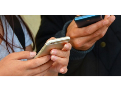 El móvil es el dispositivo más utilizado por los españoles para conectarse a Internet