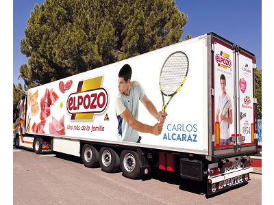 El Pozo Alimentación renueva el diseño de sus camiones con la imagen de Carlos Alcaraz