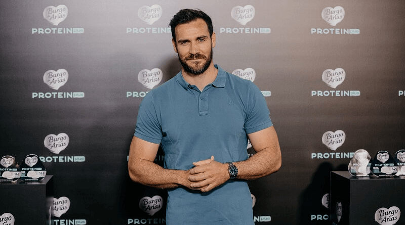 Saúl Craviotto presenta el nuevo Burgo de Arias Protein Plus