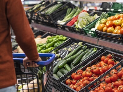 El 44% de los españoles prioriza comprar productos frescos a granel