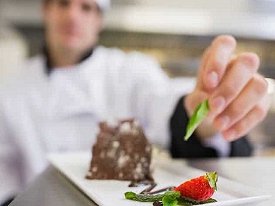 La hostelería facturó en abril un 10,7% más que el mismo mes del año anterior