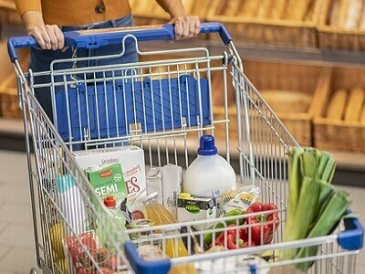 Más de la mitad de los españoles aboga por mantener su nivel de consumo actual en la recta final de 2023
