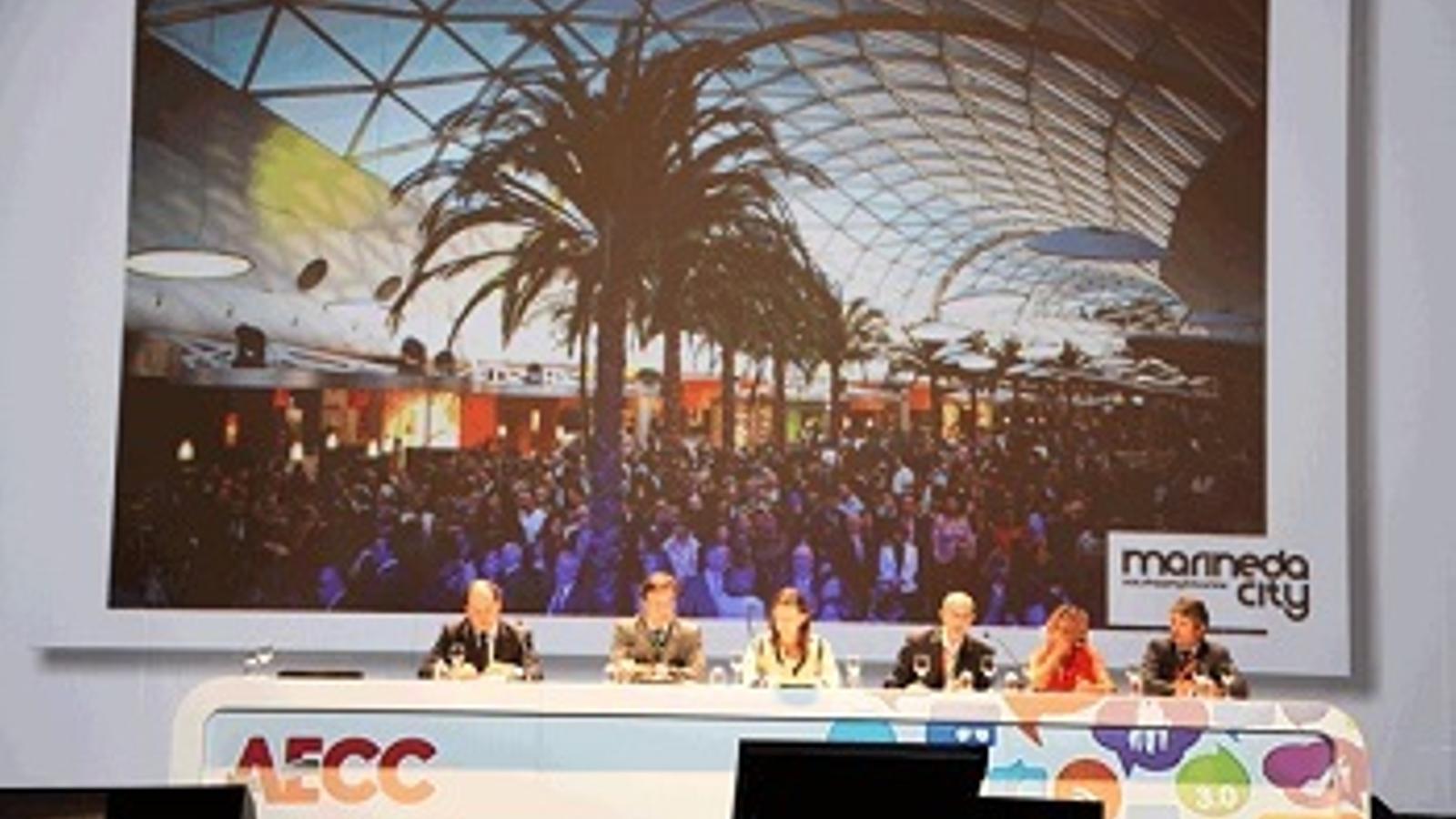 La evolución y transformación de los centros comerciales, a debate
