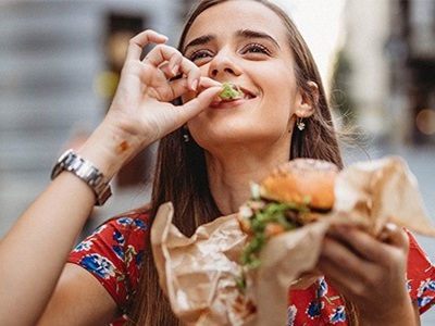 Comer fuera vuelve a los niveles prepandemia