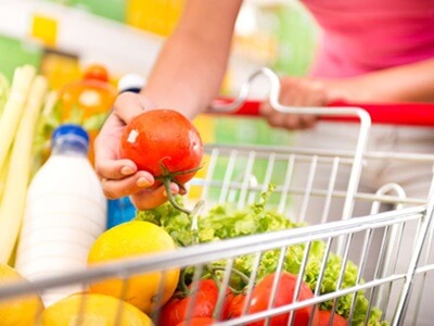 Los españoles incrementaron su gasto en la cesta de la compra un 5,2% en mayo