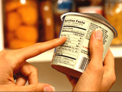 El 67% de la población consume alimentos caducados