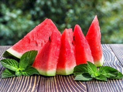 Los españoles incrementan en verano casi un 10% su gasto en alimentación y productos de temporada